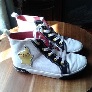 Pokemon Kids High-Top Sneakers - White and Black
